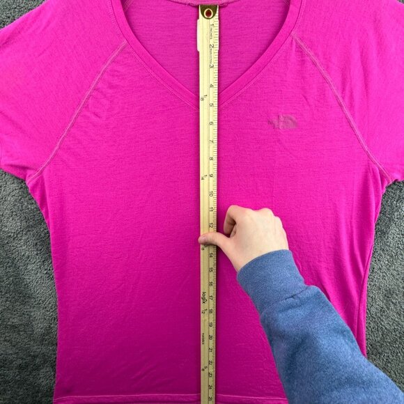 The North Face Women’s T-shirt 2XL Vaporwick Pink Short Sleeve Outdoor Hiking - Picture 2 of 13